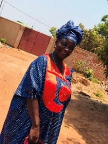 Afbeelding met buitenshuis, kleding, Menselijk gezicht, persoon

Door AI gegenereerde inhoud is mogelijk onjuist.